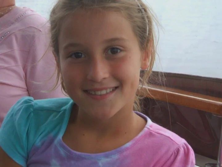 Fille d'Emmanuelle à 7 ans